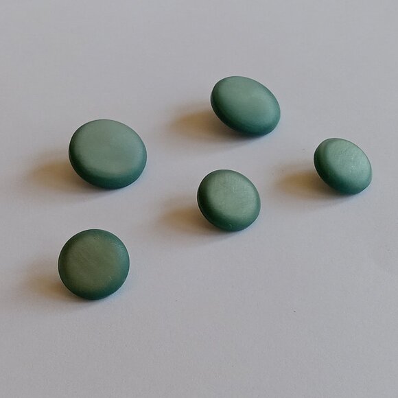 Other - 5 Vintage Buttons Retro Shabby Chic Collectible